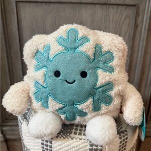 Bum Bumz 7.5” Cute Snowflake Plush Toy